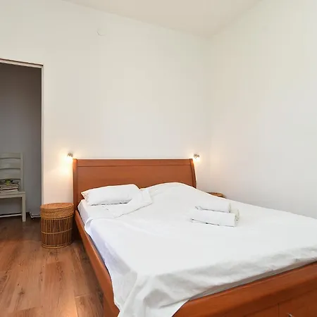 House Dragan 1231 Semesterbostad *