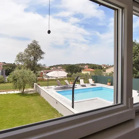 Holiday home House Dragan 1231
